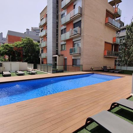Magnificent Apartment Close To The Beach Sant Adria de Besos Bagian luar foto