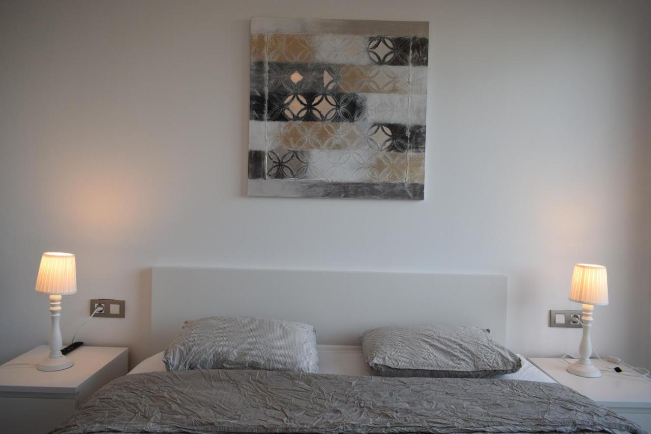 Magnificent Apartment Close To The Beach Sant Adria de Besos Bagian luar foto