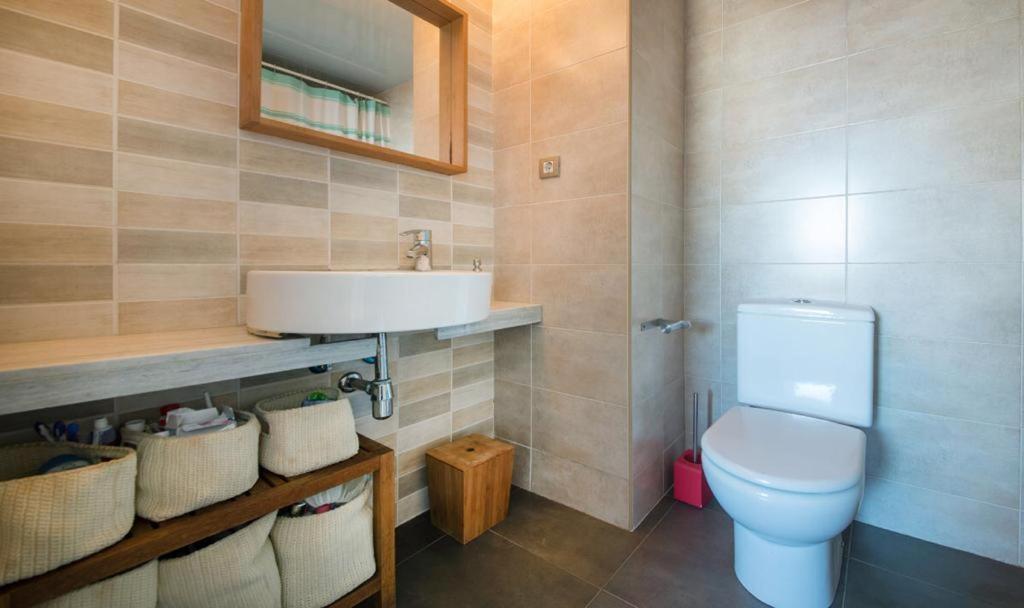 Magnificent Apartment Close To The Beach Sant Adria de Besos Bagian luar foto
